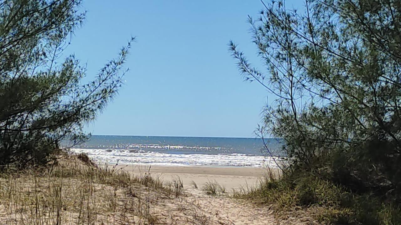 A Casa Amarela - Conforto E Tranquilidade Proximo Ao Mar Balneario Gaivota Buitenkant foto